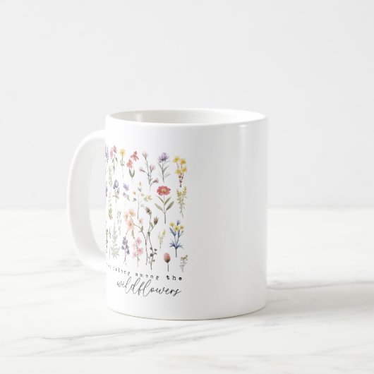 Sie gehören zu den Wildblumen Custom Monogram Kaffeetasse (Vorderseite Links)