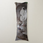 Sie gemeine Otter-Welt zu mir Otter-Liebe-Küssen Seitenschläferkissen (Vorderseite Vertikal)