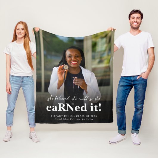 Sie glaubte an den Abschluss des Nurse-Fotos Fleecedecke (Beispiel)