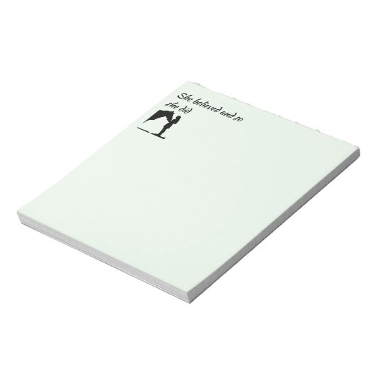 "Sie glaubte an Inspiration Zitat Pferd Notizblock (Rotiert)