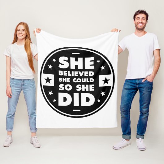 Sie glaubte, dass sie es könne, also tat sie es fleecedecke (Beispiel)