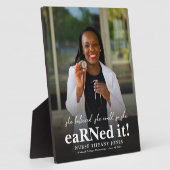 Sie glaubte, sie könne Abschluss für das Foto der  Fotoplatte (Seite)