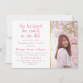 Sie glaubte, sie könne also Foto Abschluss machen Einladung (Vorderseite)