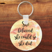 Sie glaubte, sie könne Schlüsselanhänger machen (Vorderseite)