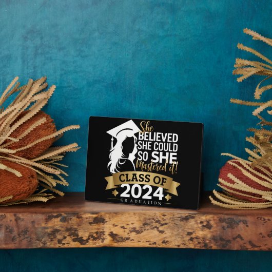 Sie glaubte, sie könnte es also 2024 schaffen fotoplatte (Seite)