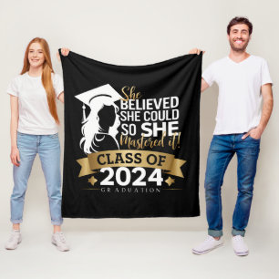 Sie glaubte, sie könnte es, also meisterte sie es  fleecedecke