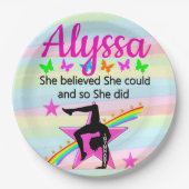 SIE GLAUBTE, SIE KÖNNTE GYMNAST DESIGN PAPPTELLER (Vorderseite)