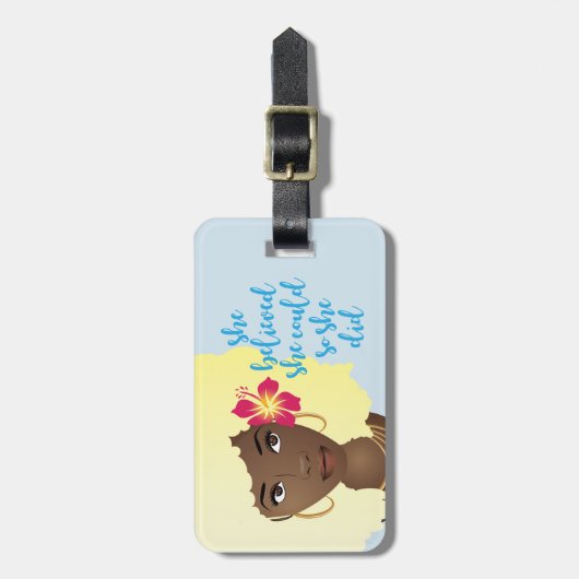 Sie glaubte, sie könnte, schwarze Frau, Blume blau Gepäckanhänger (Vorderseite vertikal)