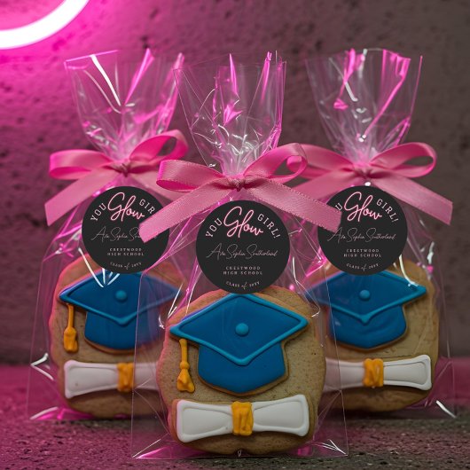 Sie Glow Girl Grad Pink Neon Script Abschluss Runder Aufkleber