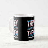 Sie haben die Farben der Trans Flag Kaffeetasse (Vorderseite Links)