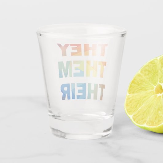 Sie haben ihre Geschlechtspronomen Schnapsglas (Rückseite)