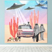 Sie haben UFO-Wüstenkatakteen Surreal Collage land Leinwanddruck (Insitu (Holzboden))