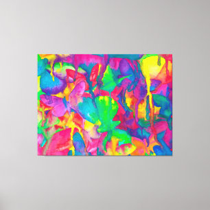 Sie hält hellen Schmetterling aus Leinwanddruck