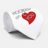 Sie hängen an Ihrer Krawatte (Gerollt)