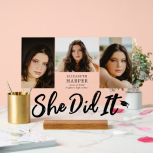 Sie hat es geschafft Brush Script 3 Foto Abschluss Acrylschild