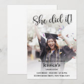 Sie hat es getan! Abschluss des weißen Fotos Einladung (Vorne/Hinten)