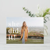 Sie hat es getan! Abschluss Foto Class 2022 Ankündigung (Stehend Vorderseite)