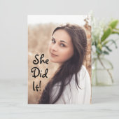 Sie hat es getan! Ankündigung von Foto Abschluss (Stehend Vorderseite)