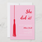 Sie hat es weiblichen Red & Pink Foto Abschluss Einladung (Vorderseite)