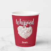 Sie hat ihm das Brautparty Cream Cherry Got Pappbecher (Vorderseite)