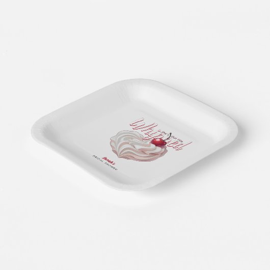 Sie hat ihm das Brautparty Cream Cherry Got Pappteller (Gewinkelt)