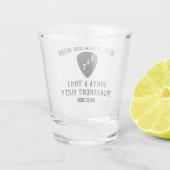 Sie hat ihn gewählt! Gitarre Brautdusche Geschenk Schnapsglas (Rückseite)