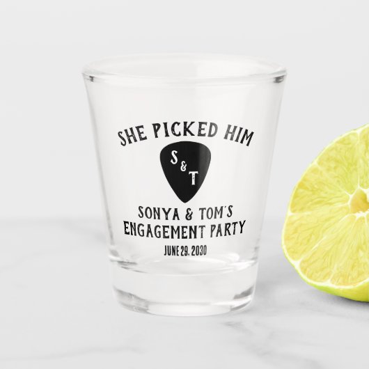 Sie hat ihn gewählt! Gitarre Brautdusche Geschenk Schnapsglas (Vorderseite)