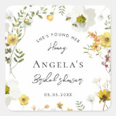 Sie hat ihr honiggelbes Brautparty gefunden Quadratischer Aufkleber (Vorderseite)