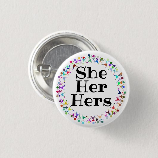 Sie hat ihre Pronomen im Kreis der menschlichen Fi Button (Vorne & Hinten)