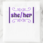 Sie hat ihre Pronos mit Lila Doodles Rechteckiger Aufkleber (Tasche)