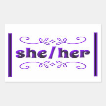 Sie hat ihre Pronos mit Lila Doodles