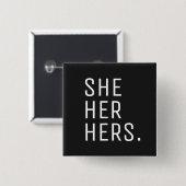 Sie hat ihren Pronoun Button (Vorne & Hinten)