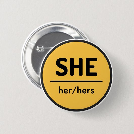 Sie hat ihren Pronoun Button - gelb (Vorne & Hinten)