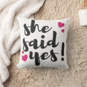 Sie hat Ja gesagt! Verlobungsfeier – Romantisch Kissen (Decke)