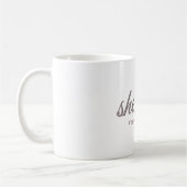 Sie hat sie in Script-Schriftart Kaffeetasse (Links)