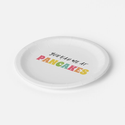 SIE HATTEN MICH IN PANCAKES PAPPTELLER (Schrägansicht)