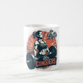 Sie hebt, sie erobert kaffeetasse (Mittel)