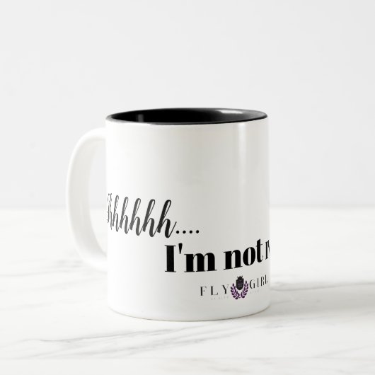 Sie...Ich kann nicht reden, meinen Kaffee genießen Zweifarbige Tasse (Vorderseite Links)