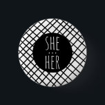 SIE/IHR Pronouns Handmade Grid Schwarz-weiß CUSTOM Button<br><div class="desc">Dekorieren Sie Ihr Outfit mit diesem coolen Kunstknopf. Macht ein großartiges Geschenk! Sie können ihn anpassen und auch Text hinzufügen. Karo in meinem Shop für viel mehr Farben und Muster! Lass mir Bescheid,  wenn du auch etwas Gewohntes willst.</div>