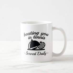 Sie in Tennis schlagen Kaffeetasse