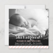 Sie ist angekommen Pink Stripes Baby Ankündigung (Vorderseite)