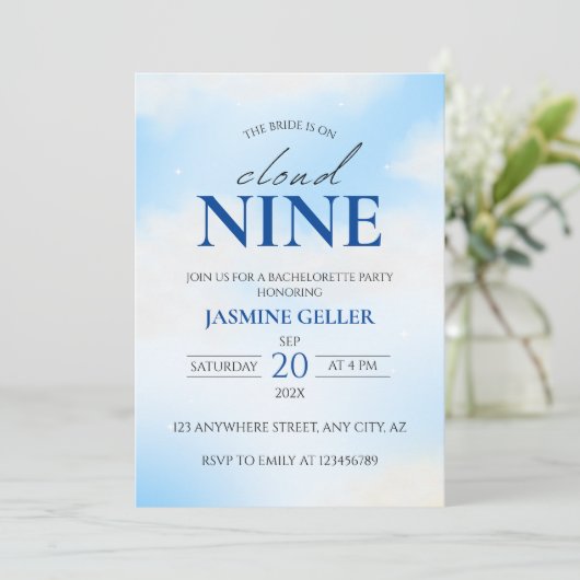 Sie ist auf Cloud 9 Dreamy Brautparty Soft Blue in Einladung (Stehend Vorderseite)