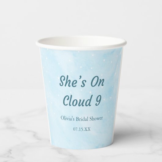 Sie ist auf Cloud 9 Dreamy Sky Blue Brautparty Pappbecher (Rückseite)