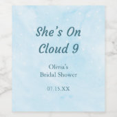 Sie ist auf Cloud 9 Dreamy Sky Blue Brautparty Weinetikett (Einzelnes Label)