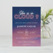 Sie ist auf Cloud 9 Elegant Brautparty Dreamy Neon Einladung (Stehend Vorderseite)