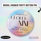 Sie ist auf Cloud 9 farbiges Pastel-Brautparty Button