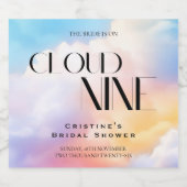 Sie ist auf Cloud 9 farbiges Pastel-Brautparty Schaumweinetikett (Einzelnes Label)