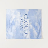 Sie ist auf Cloud Nine Blue Brautparty Wandteppich (Vorderseite (Horizontal))