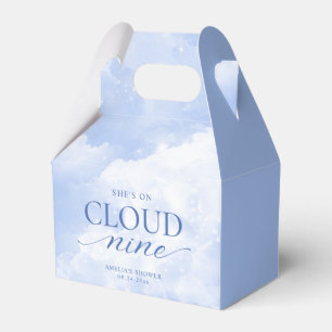 Sie ist auf Cloud Nine Blue Vielen Dank Geschenkschachtel