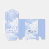 Sie ist auf Cloud Nine Blue Vielen Dank Geschenkschachtel (Ungefaltet)